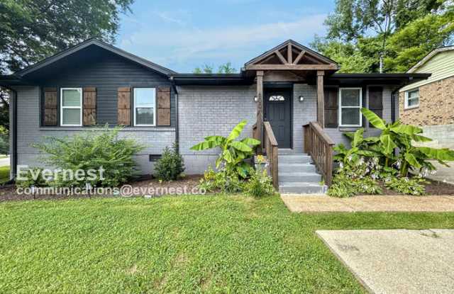 600 Maclaurin Court photos photos