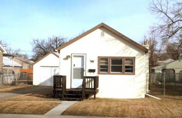 921 Howard Ave photos photos