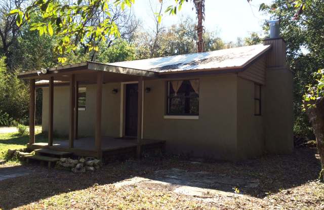 2BR/1BA Bungalow in Summerfield - 8268 Southeast 161st Street, Marion County, FL 34491