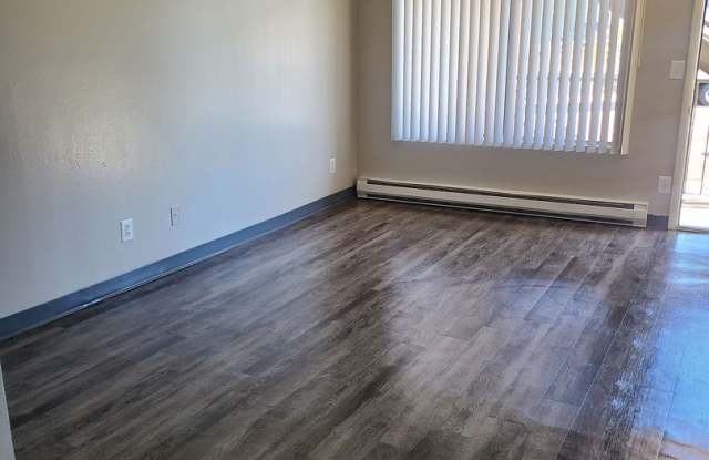 **MOVE IN SPECIAL** $500 off the rent Come and apply today!! Gallery 4
