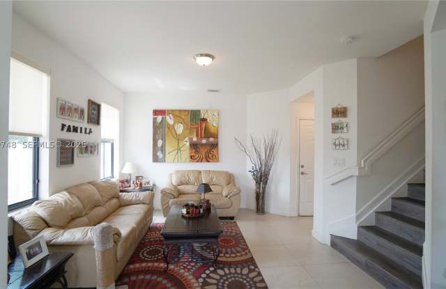 10401 NW 61st Ln Gallery 2