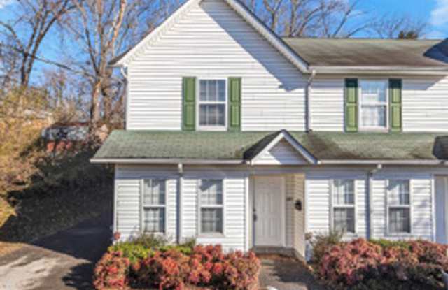 Oak Ridge 37830 - 2 bedroom, 2 bath townhome - Contact Kathy Leveille (865) 556-0370 photos photos