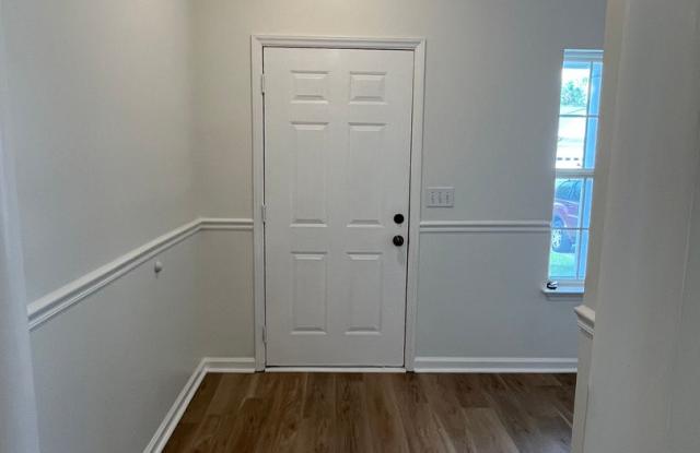Discover this well-maintained 3-bedroom, 2-bath home in Carriage Hills Gallery 4