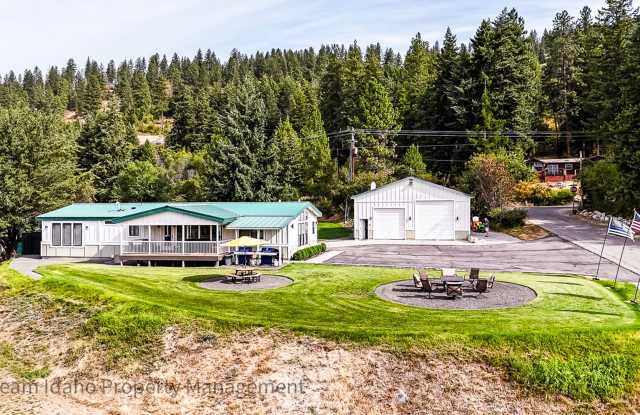 Fully furnished and stocked Single Level Home...Easy  Beautiful Living with a stunning view of Lake Pend Oreille photos photos