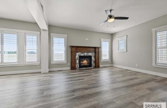 4491 Craven Lane Gallery 4