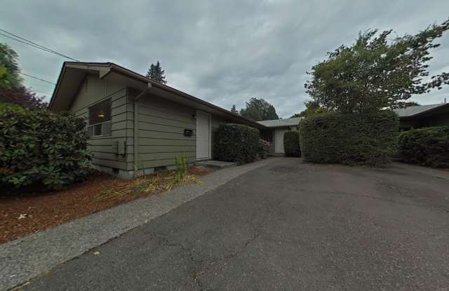 2 Bedroom Duplex ~ Close to Campus ~ Cat Friendly photos photos
