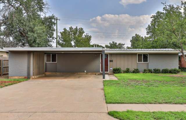 PRE LEASING NOW - AVAILABLE 8/1 photos photos