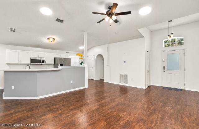 2152 Spring Creek Circle NE Gallery 4