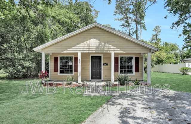 1857 10th St W photos photos