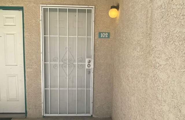 Captivating and Impeccable 3 Bedroom, 2 Bathroom in gated community Gallery 3