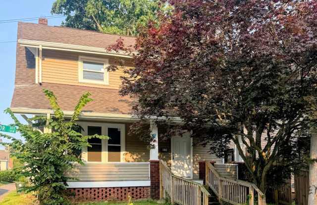 Beautiful 3 bedroom home on corner lot with garage - Canton NW photos photos