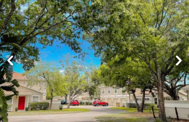 Two Bedroom Condo close to USF Gallery 4