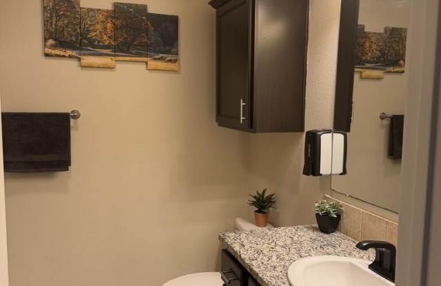 6905 Burnett Gallery 4
