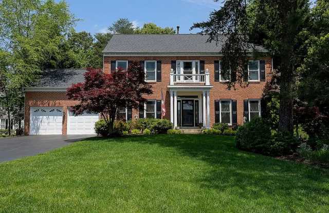 Fantastic on Fordham, 5 bed + 3.5 Bath Total Refreshed SF home!! photos photos