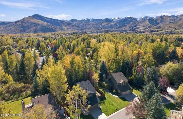 1327 W Quail Meadows Road Gallery 1