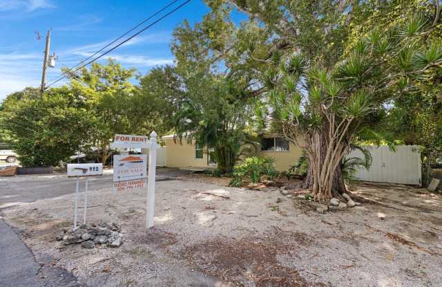980 Oleander Road Gallery 2