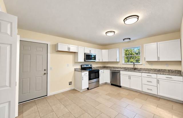 3 Bed | 1 Bath | 1 Car Garage Home! 1100 sqft located in Springfield! Gallery 4