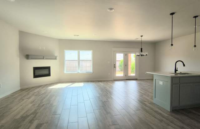 1215 Sierra Lane Gallery 4