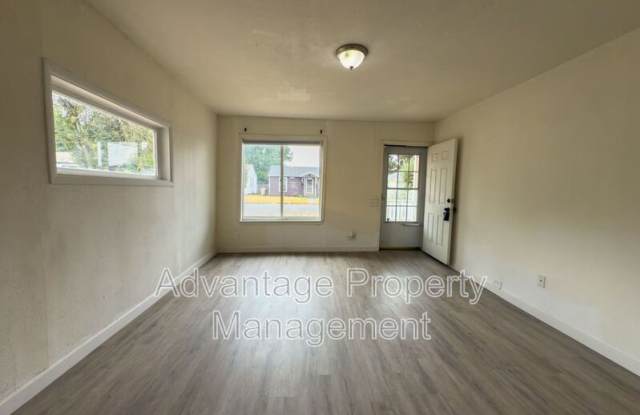 319 15th Ave SE Gallery 3
