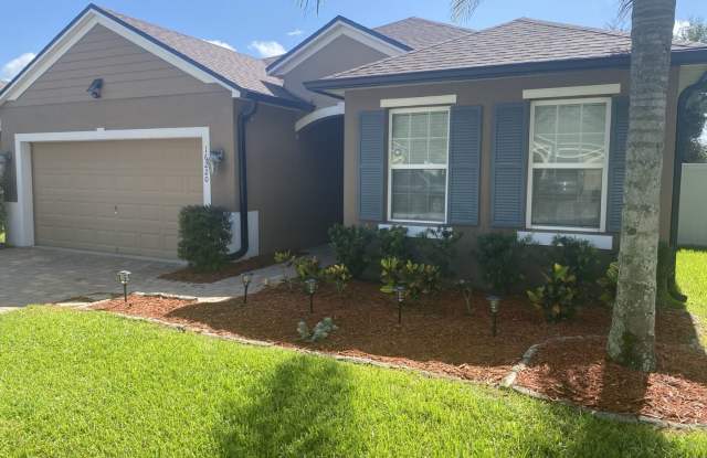 Spacious 3 bedroom 2 bathroom home in the Sawgrass community photos photos