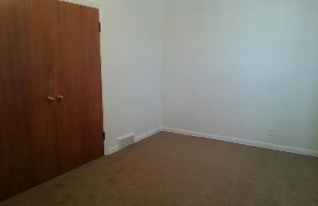 Large 2 Bedroom, 1-3/4 Bath Duplex with Attached Garage in West Loveland, CO Gallery 4