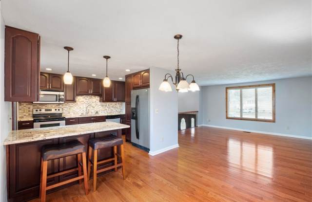 16 Wheatfield Dr Gallery 3