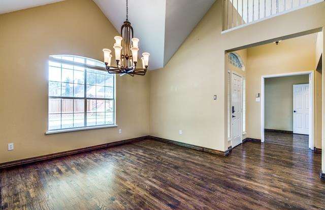 10409 Mallory Drive Gallery 2