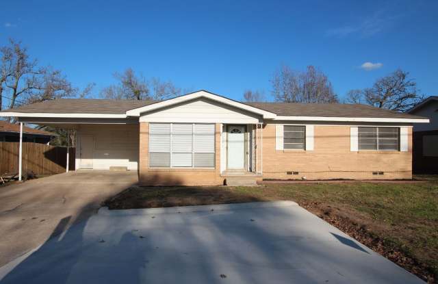 AVAILABLE NOW! 3 Bed 2 Bath Home Near UT Tyler! photos photos