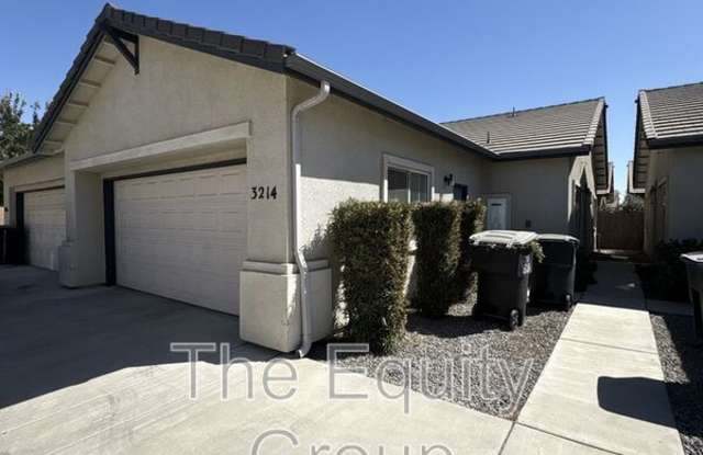 3214 S Villa St - 3214 Villa Street, Visalia, CA 93292
