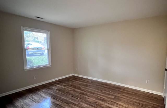 8326 Summerglen Circle Gallery 4