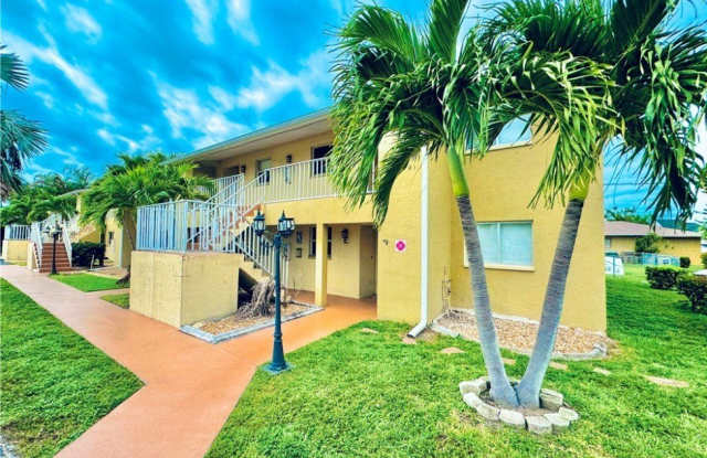 706 SE 13th Court unit: I photos photos