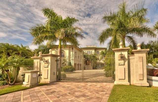 220 GULF Boulevard Gallery 1