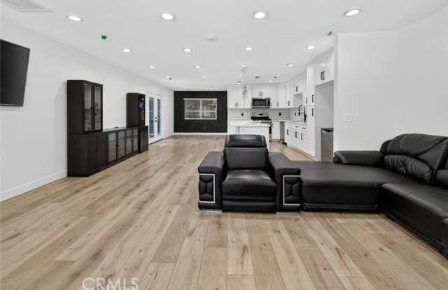 7940 Atoll Avenue Gallery 3