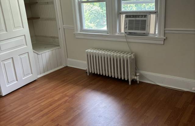 2983 Dorman Avenue - 2 photos photos