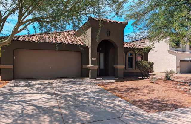 738 E SADDLE Way photos photos