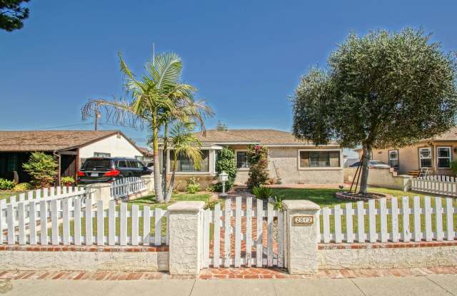 PARTIALLY REMODELED, SPACIOUS  BRIGHT, 4BR2BA HOME IN QUIET RESIDENTIAL NEIGHBORHOOD CLOSE TO SCHOOLS, PARKS, EASY FREEWAY ACCESS  5 MINS TO BEACH! - 2812 Perkins Lane, Redondo Beach, CA 90278