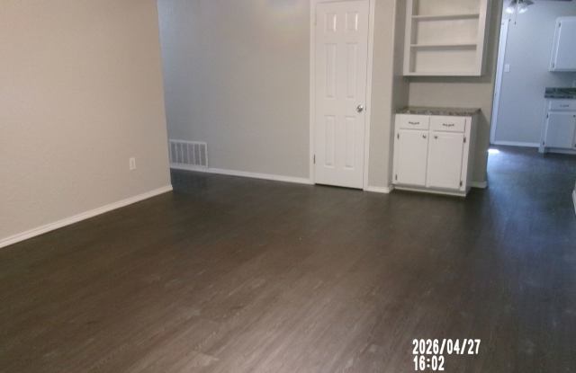 Welcome Home! 106 Elk Dr. | Cache, OK NO PETS Gallery 3