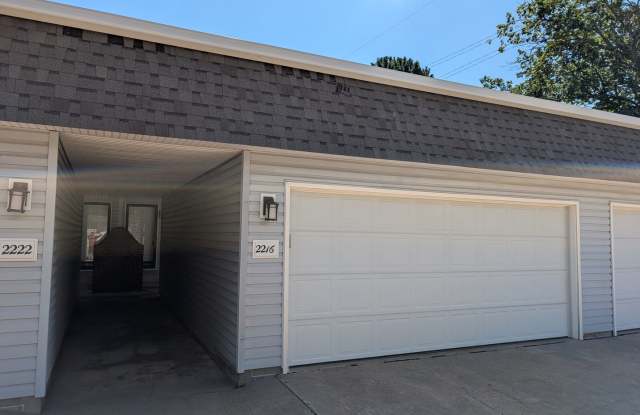 Fully Updated 3 Bedroom 3 Bath Townhouse with 2 Stall Attatched Garage photos photos Fully Updated 3 Bedroom 3 Bath Townhouse with 2 Stall Attatched Garage photos photos