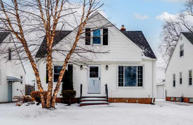 Welcome to a well-maintained 3-bedroom 1-bath home - Willowick, OH 44095 photos photos