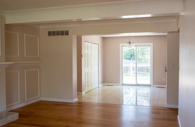 15579 Country Ridge Drive Gallery 2