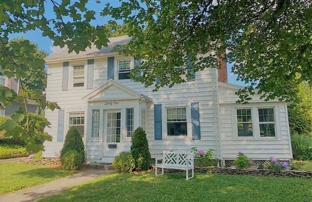 Quiet Neighborhood - Short-Term Single Family Home Rental photos photos