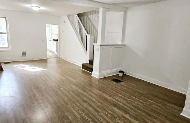 LARGE! NEWLY REMODELED 4 BEDROOM HOME 4 A STEAL!!! Gallery 3