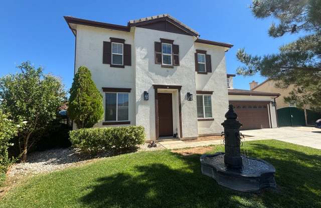 Spacious 4-Bedroom Home with Solar & RV Parking in Palmdale! : photos photos