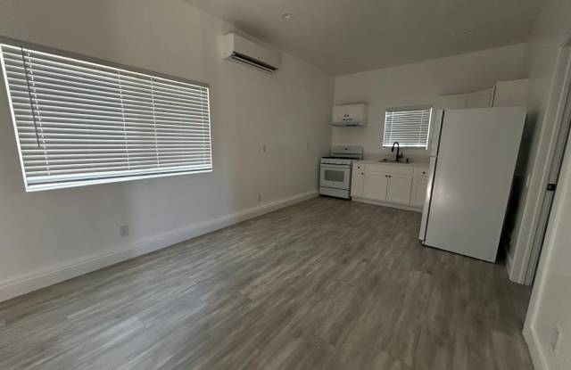 252 1/2 W. 43rd St. photos photos