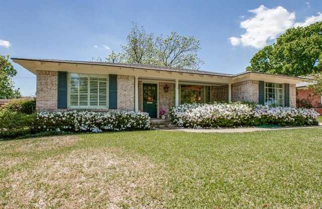 6456 Woodcrest Lane Gallery 2
