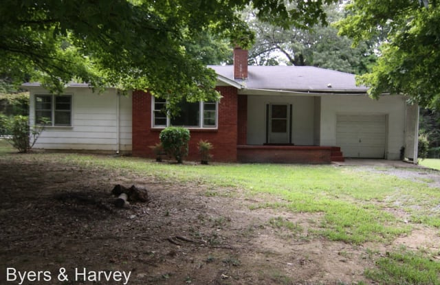 2200 Trenton Rd - 2200 Trenton Road, Clarksville, TN 37040