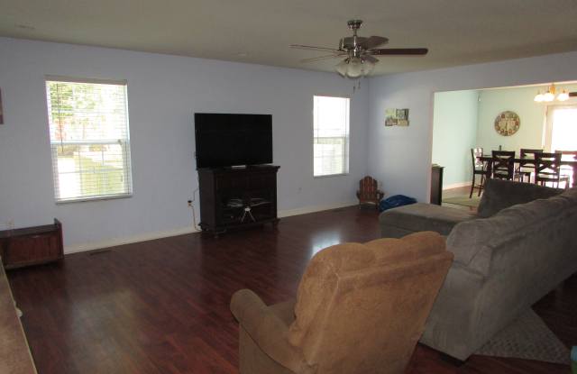 827 Townsend Ct Gallery 3