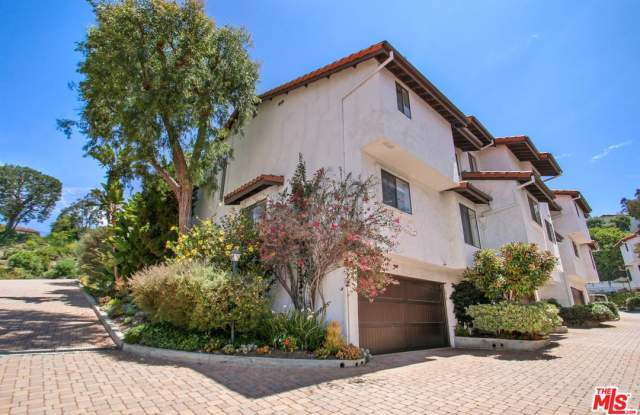 1818 PALISADES Drive Gallery 2