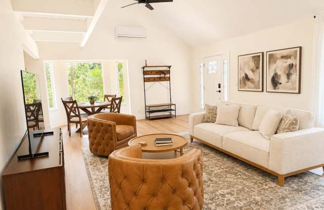 3800 Dogwood Lane Gallery 3