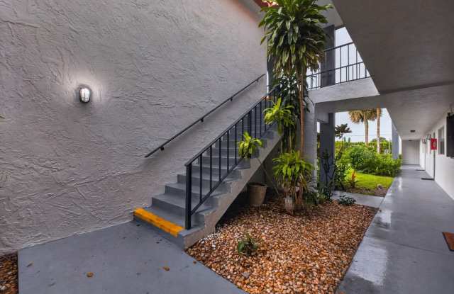 2121 W WOOLBRIGHT Road Gallery 3